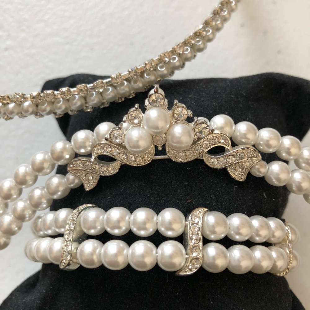 Bundled Pearl Necklace - Picture 1 of 8